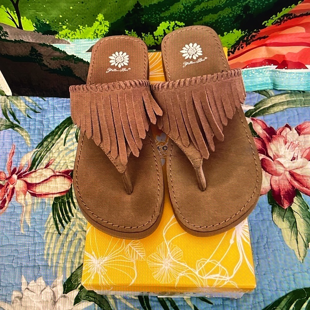 Yellow Box Tabetha Taupe Sandals 8
